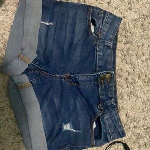 they are from Mudd I I am selling them because I grew out of them